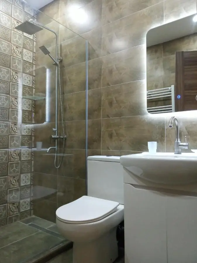 Roshka Apartment 307
