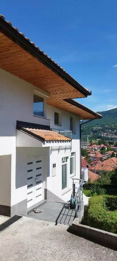 Luxury Prime Apartments with Parking