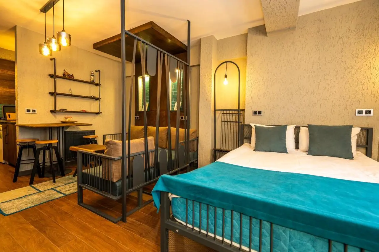 Cube Suites