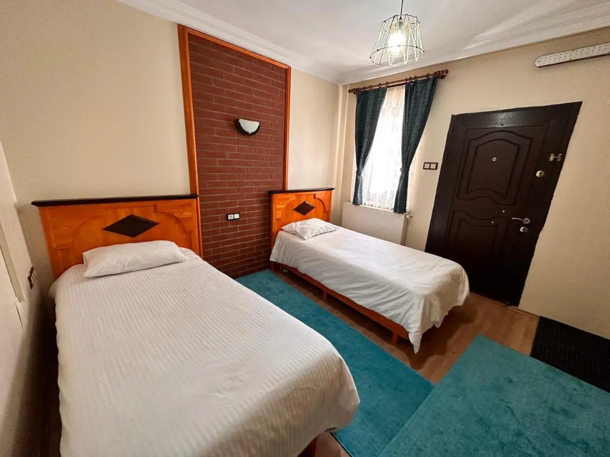 ABANT DORT MEVSİM KONAĞI HOSTEL