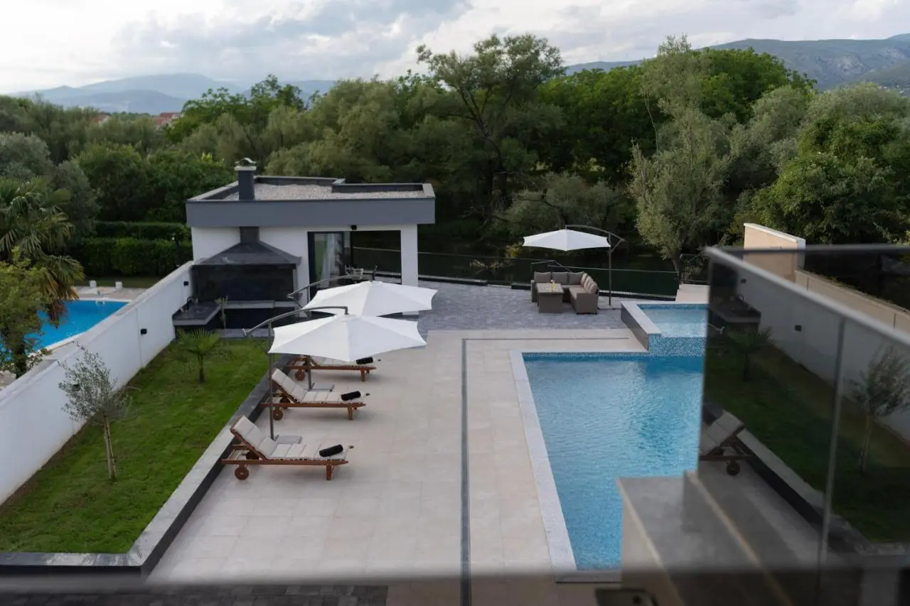 Villa H
