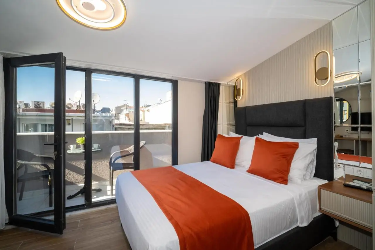 Robin Hotel