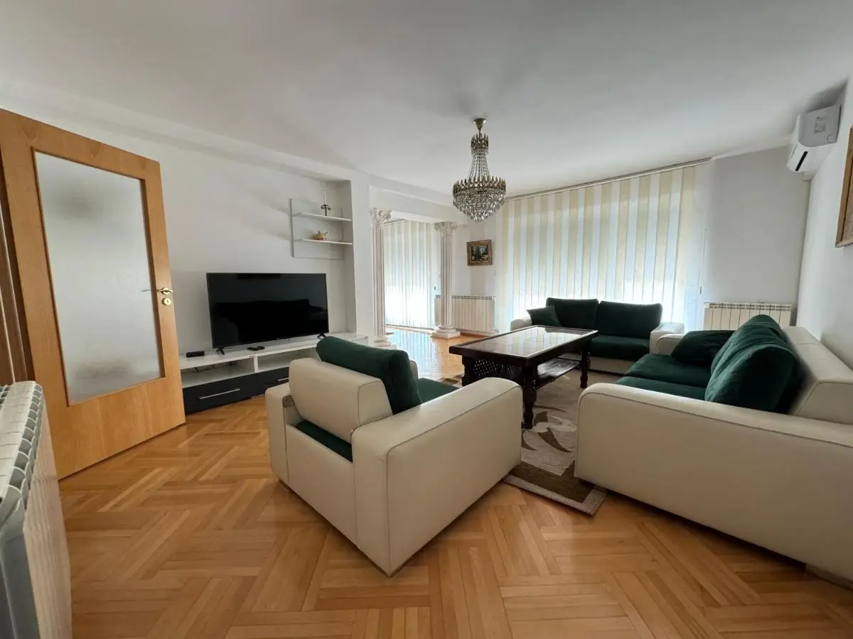Apartments in villa Sabb for rent