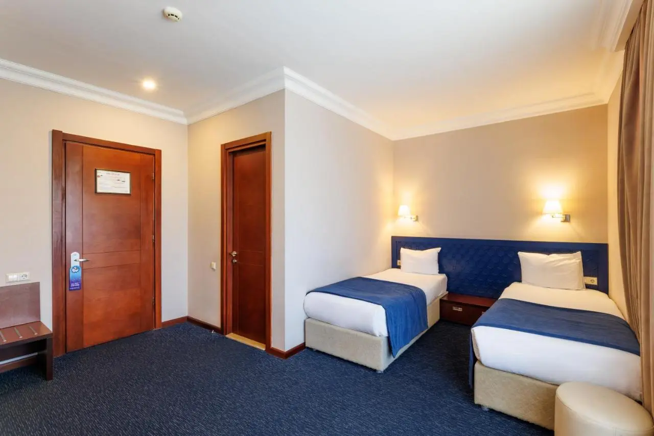 Cruise Hotel