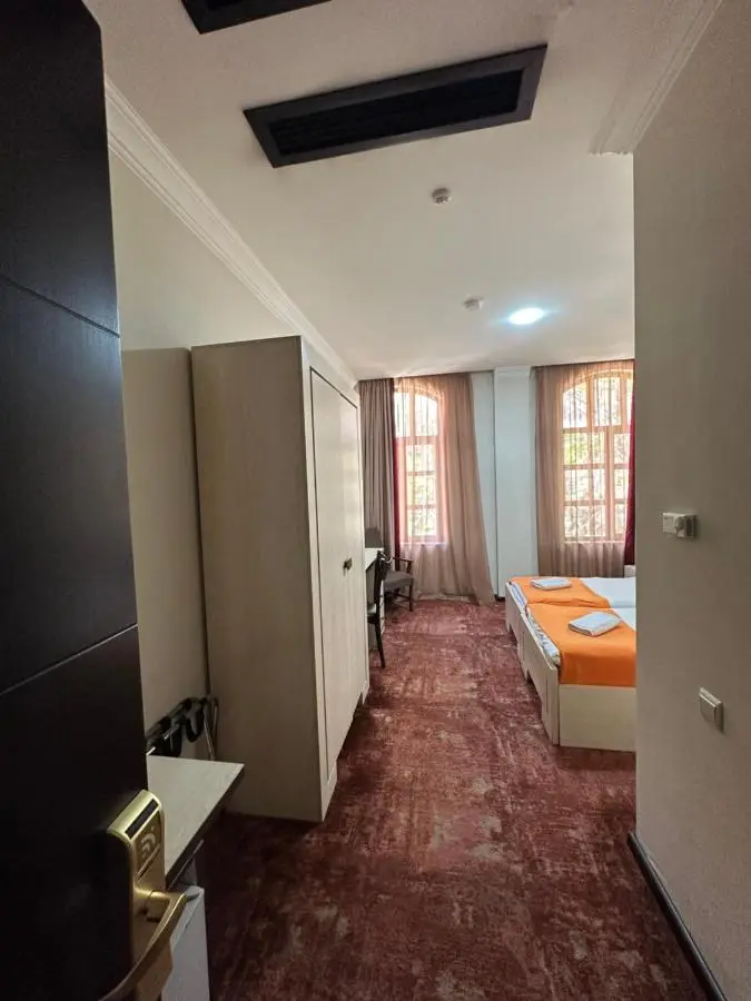 Hotel Cash