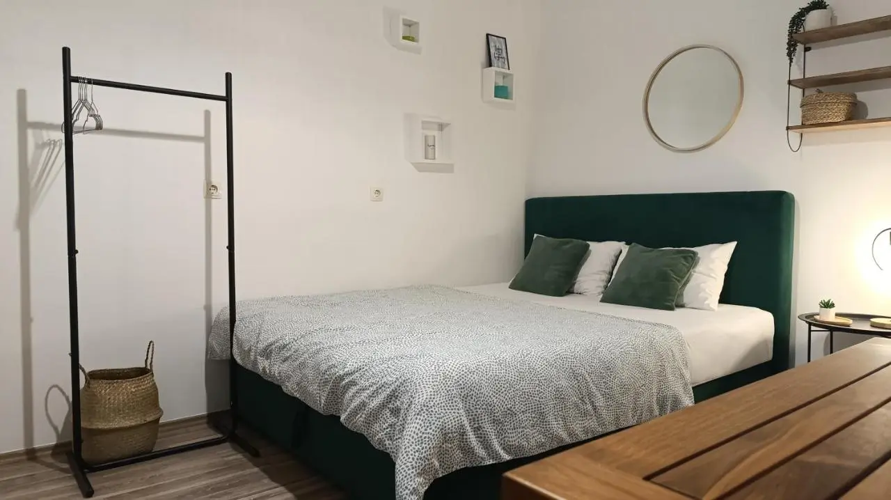 Apartment Mana
