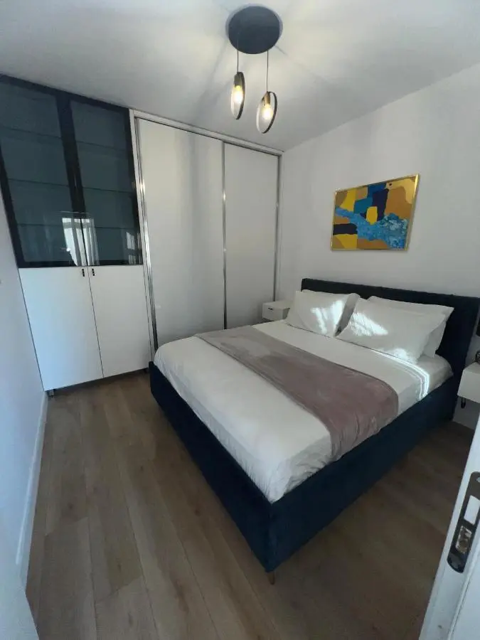 Hugo Apartment