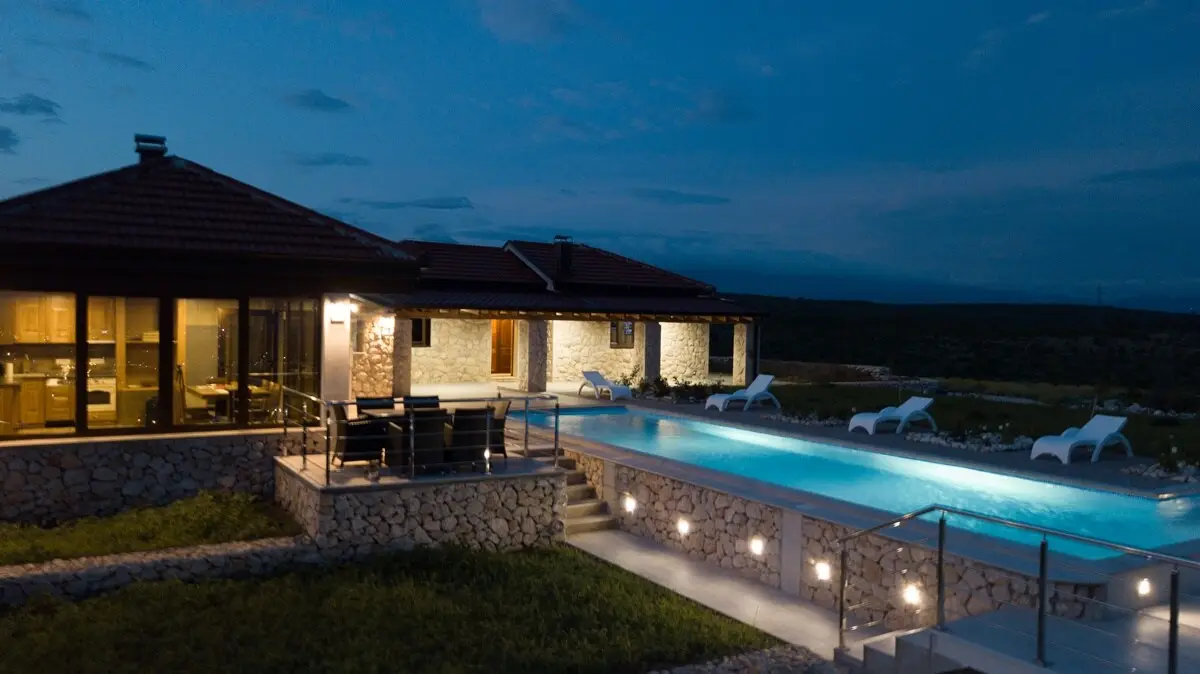 Villa Ljuba - Three Bedroom House & Swimming Pool