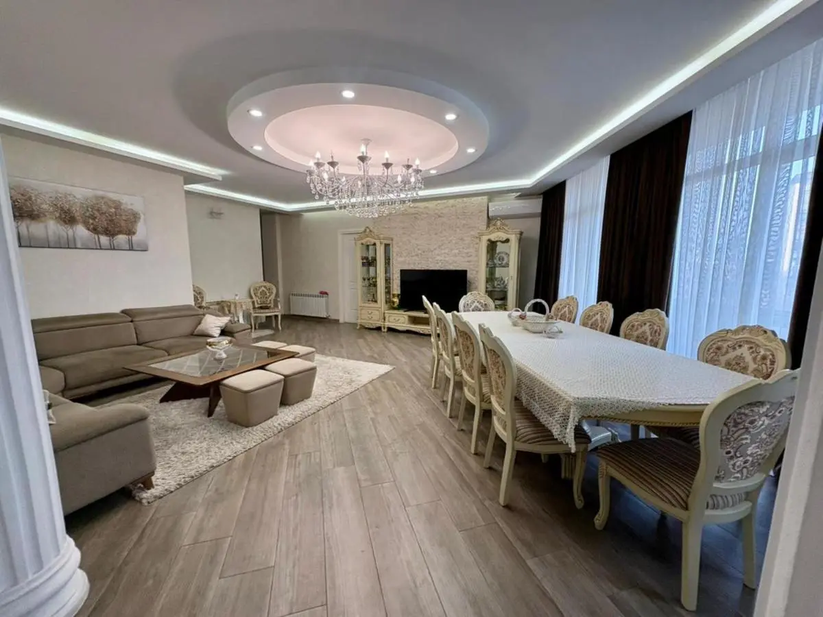 VIP BIG Apartment