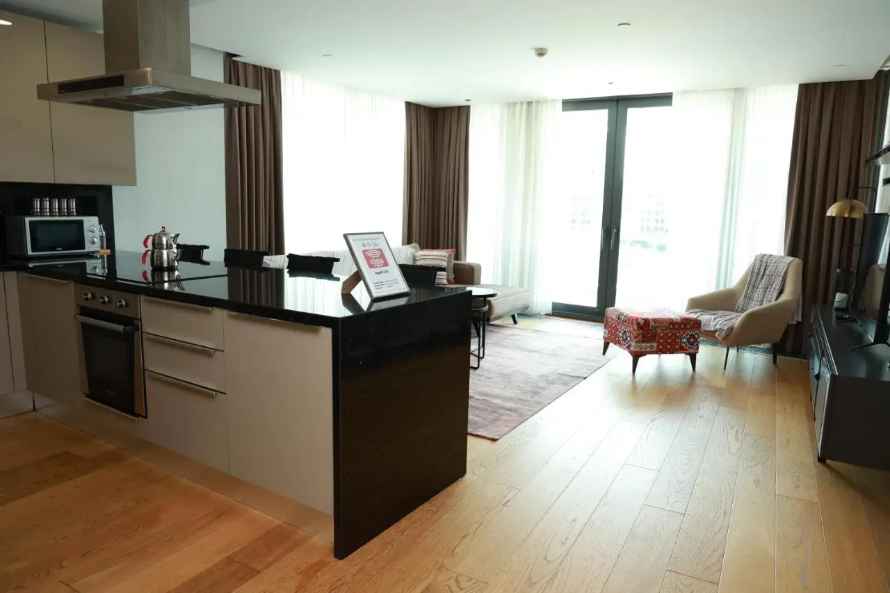 Deluxe 2BR Apartment Balcony 420