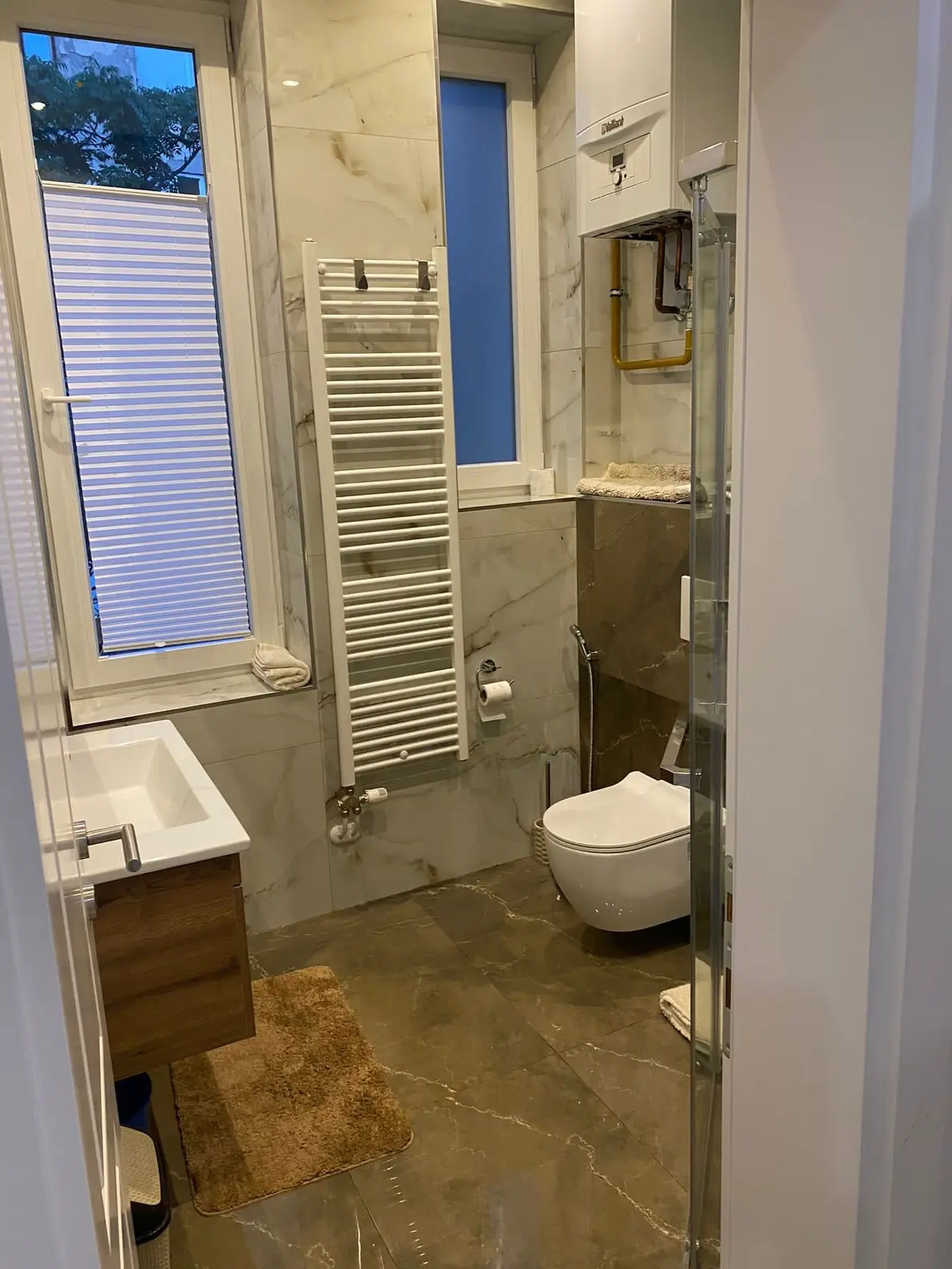 3 Room High Standard Apartment 80 qm Center
