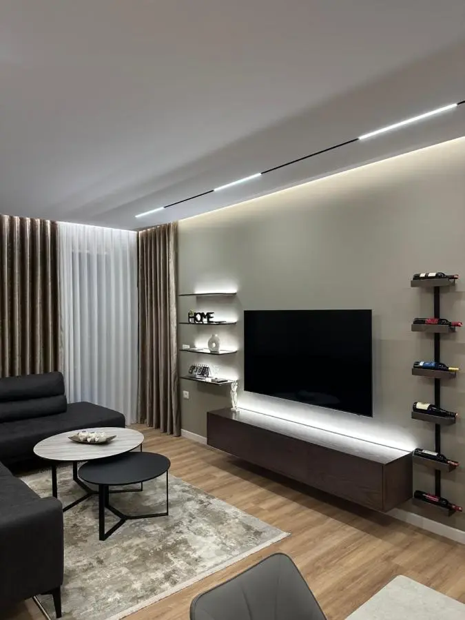 Bright & Modern Family Flat