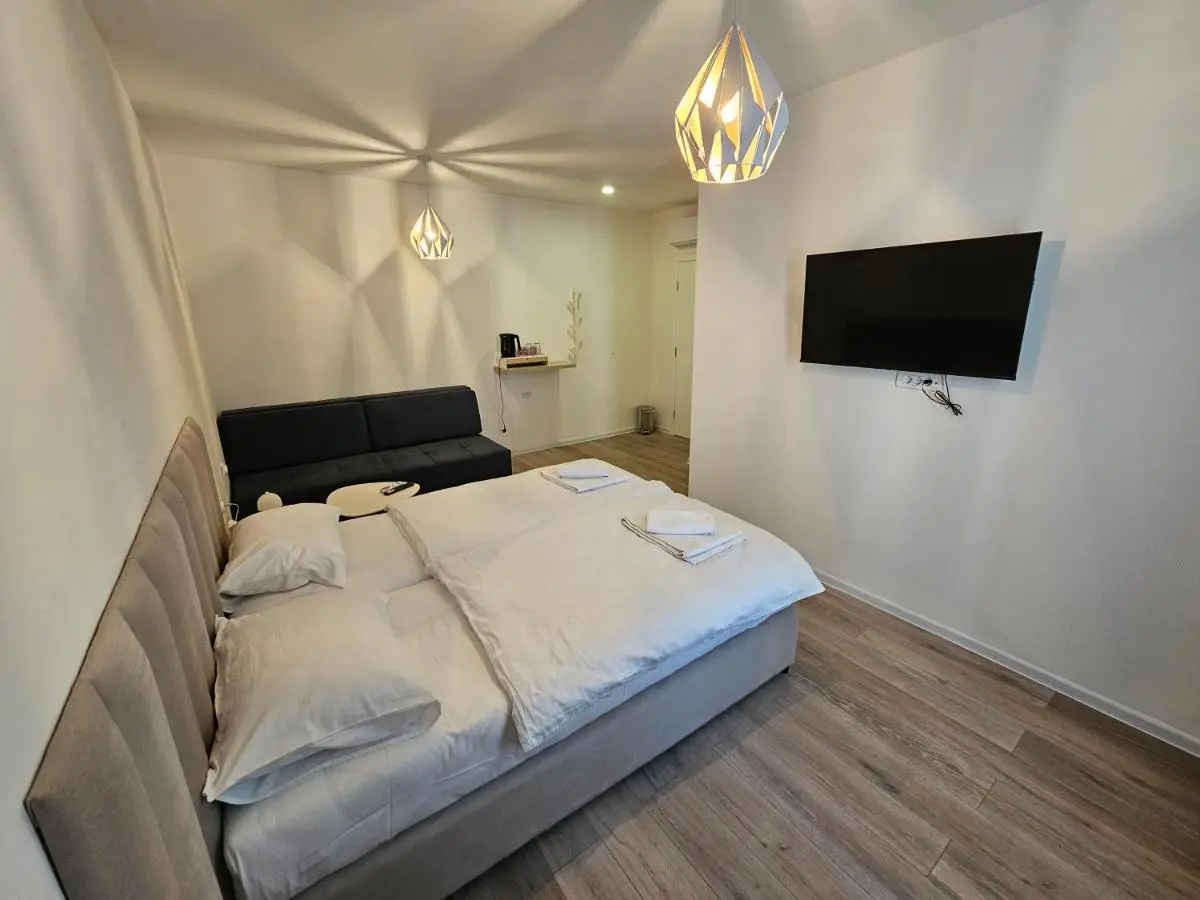Riverside Residence