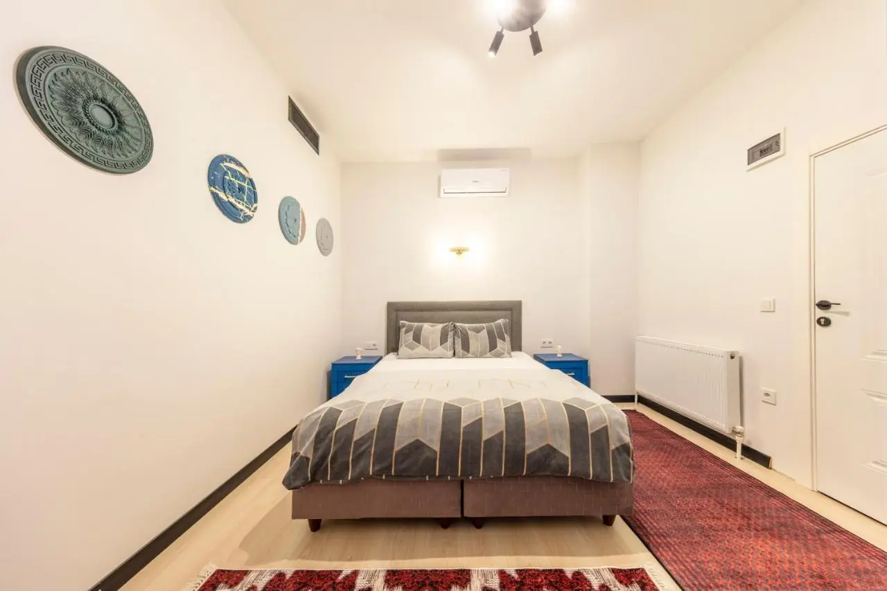 Hexa Suites Hotel