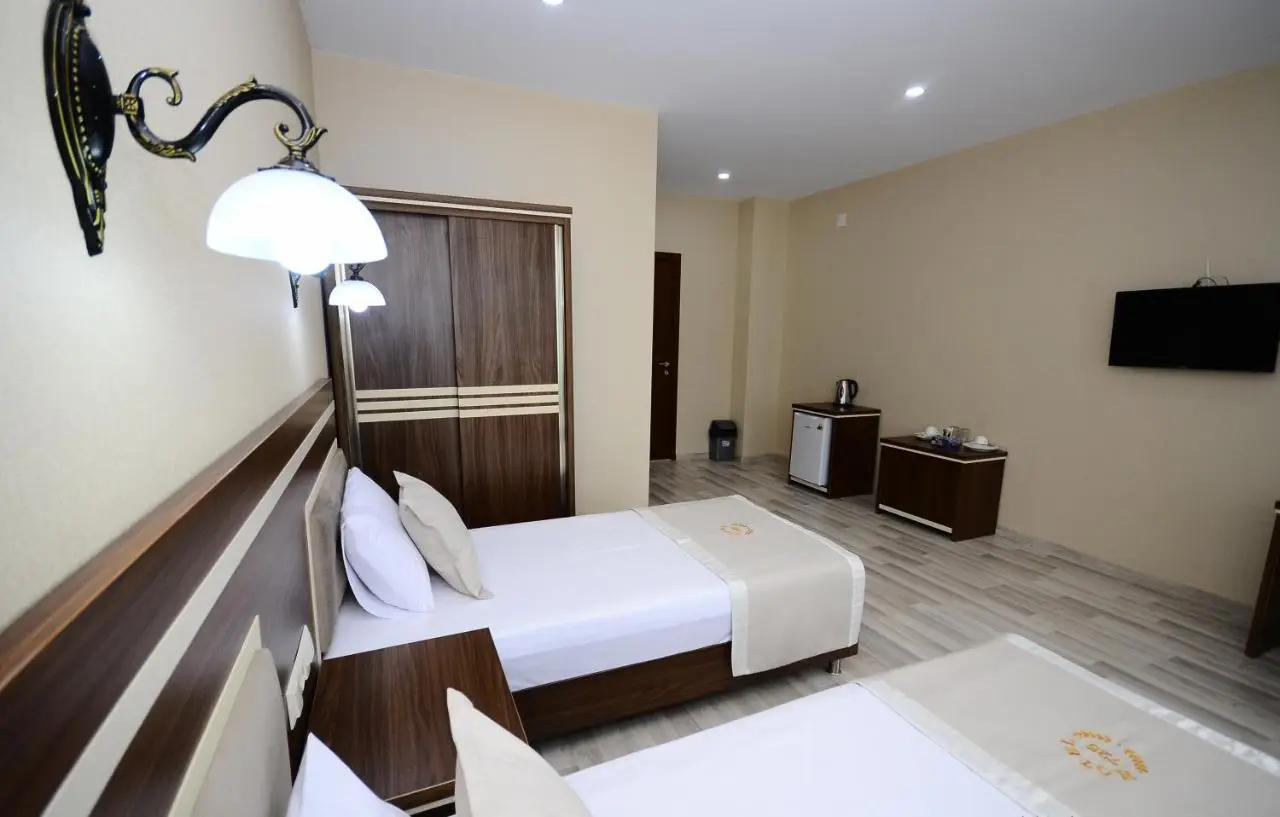 Hotel 725 B