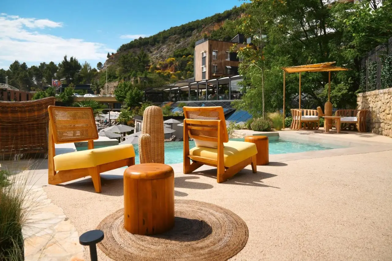 Select Hill Resort