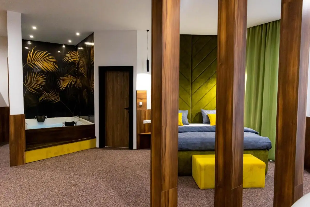 Hostel Tron