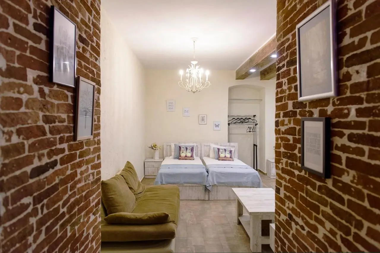 Quiet Authentic Courtyard House Old Tbilisi