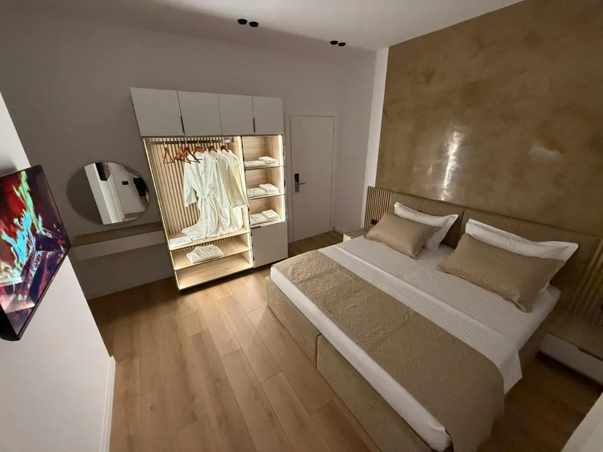 Montflux Hotel