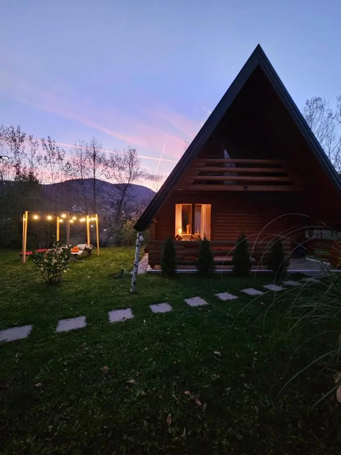 Nadiaa Wood House