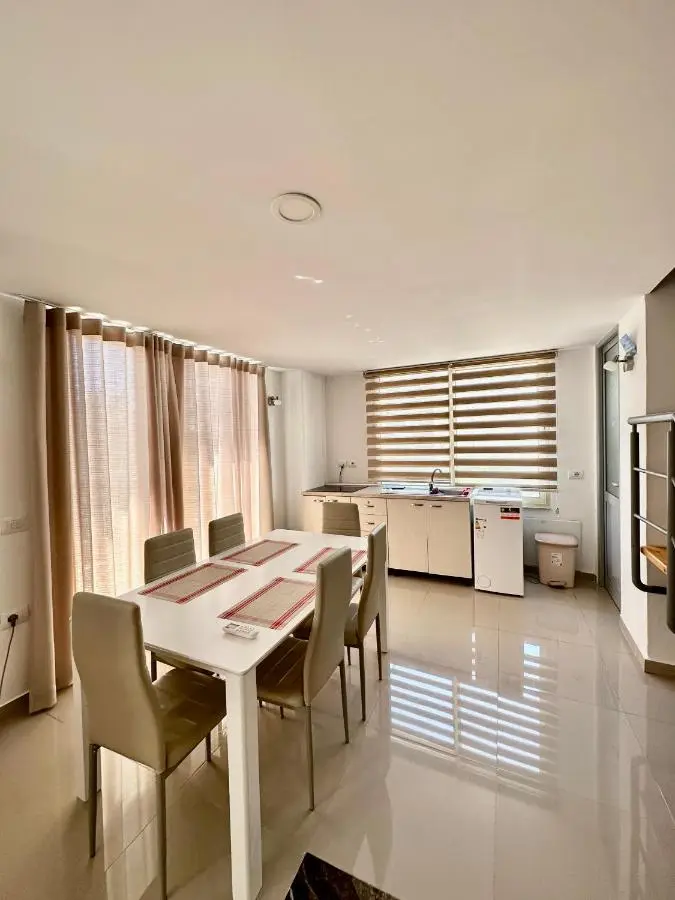 Shkreli Private Entrance Duplex Apartment , Partial Sea View, 3 min from the beach