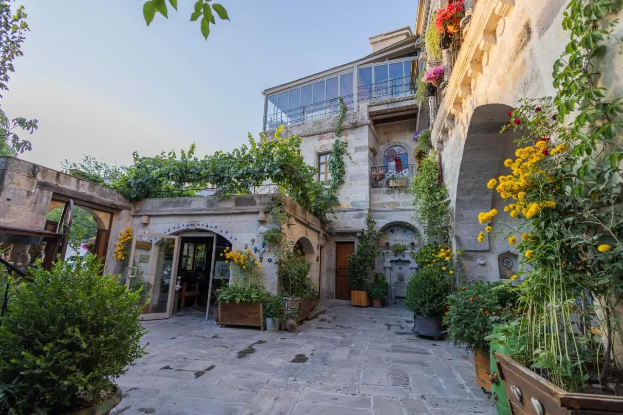 Aren Cave Hotel And Art Gallery