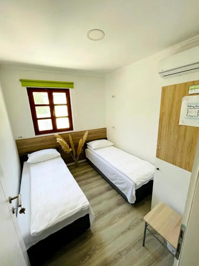 Guesthouse Check In - Apartments & Rooms