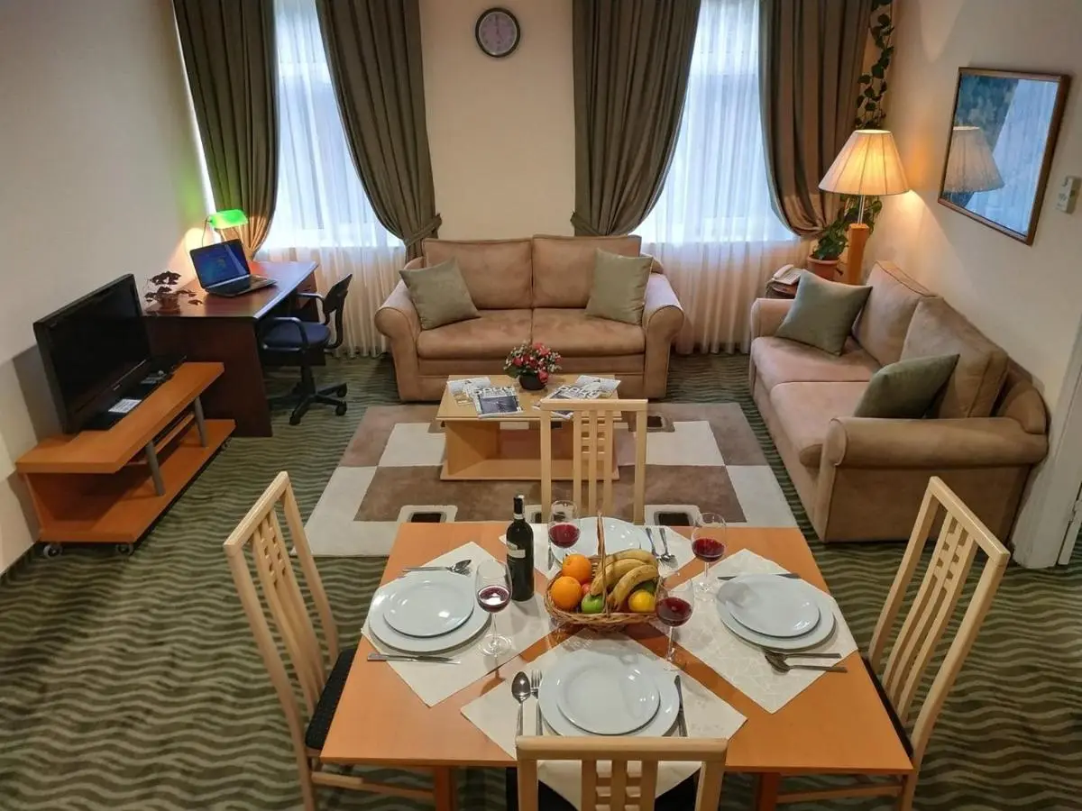 City Mansion ApartHotel