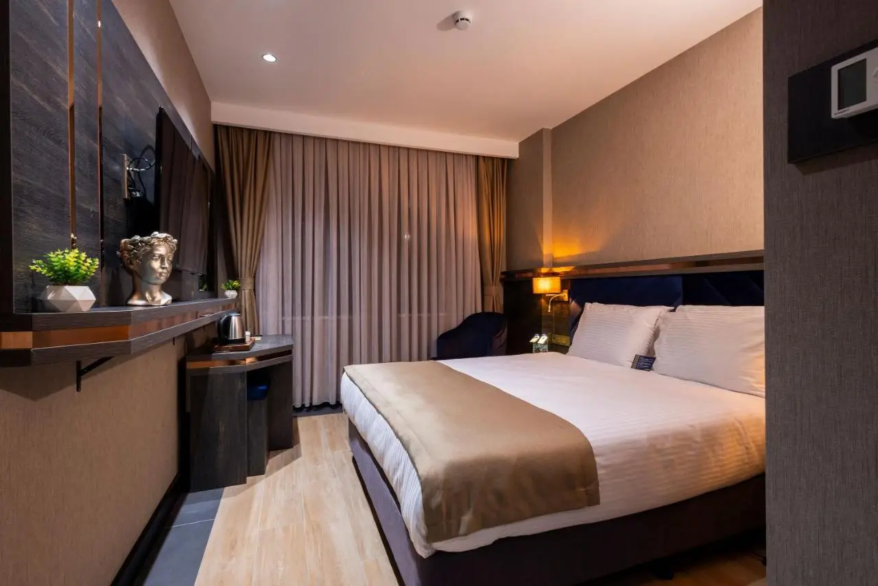 WestDoor Hotel