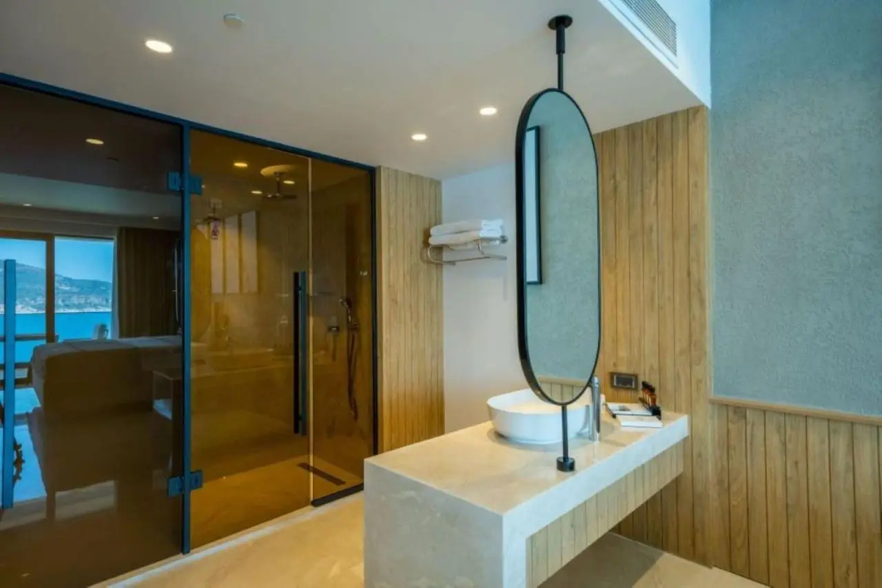 Lures Hotel