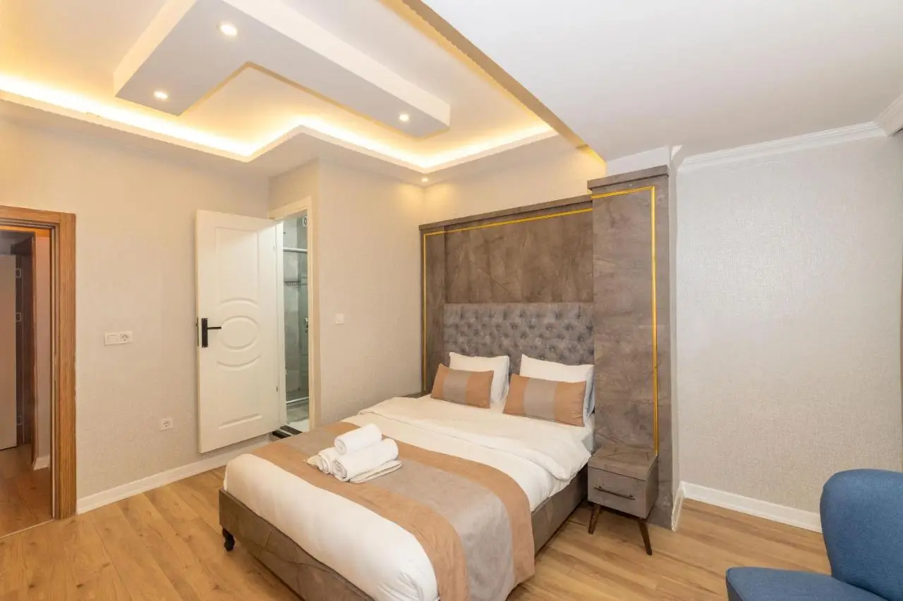 BiRAND SUiT HOTEL