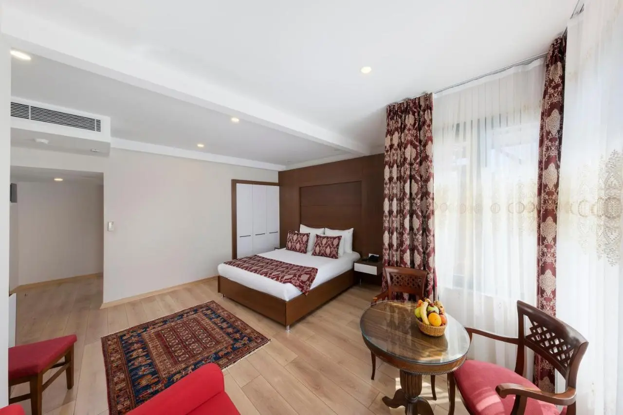 Seven Hills Boutique Hotel