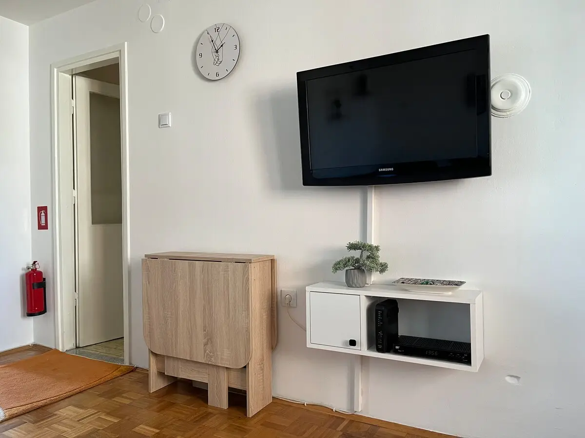 Cozy two bedroom apartment that feels like home