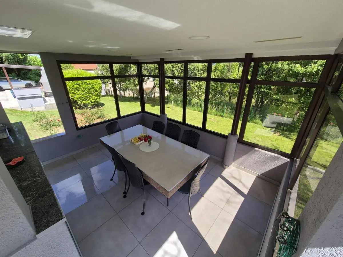 EmUm family cottage
