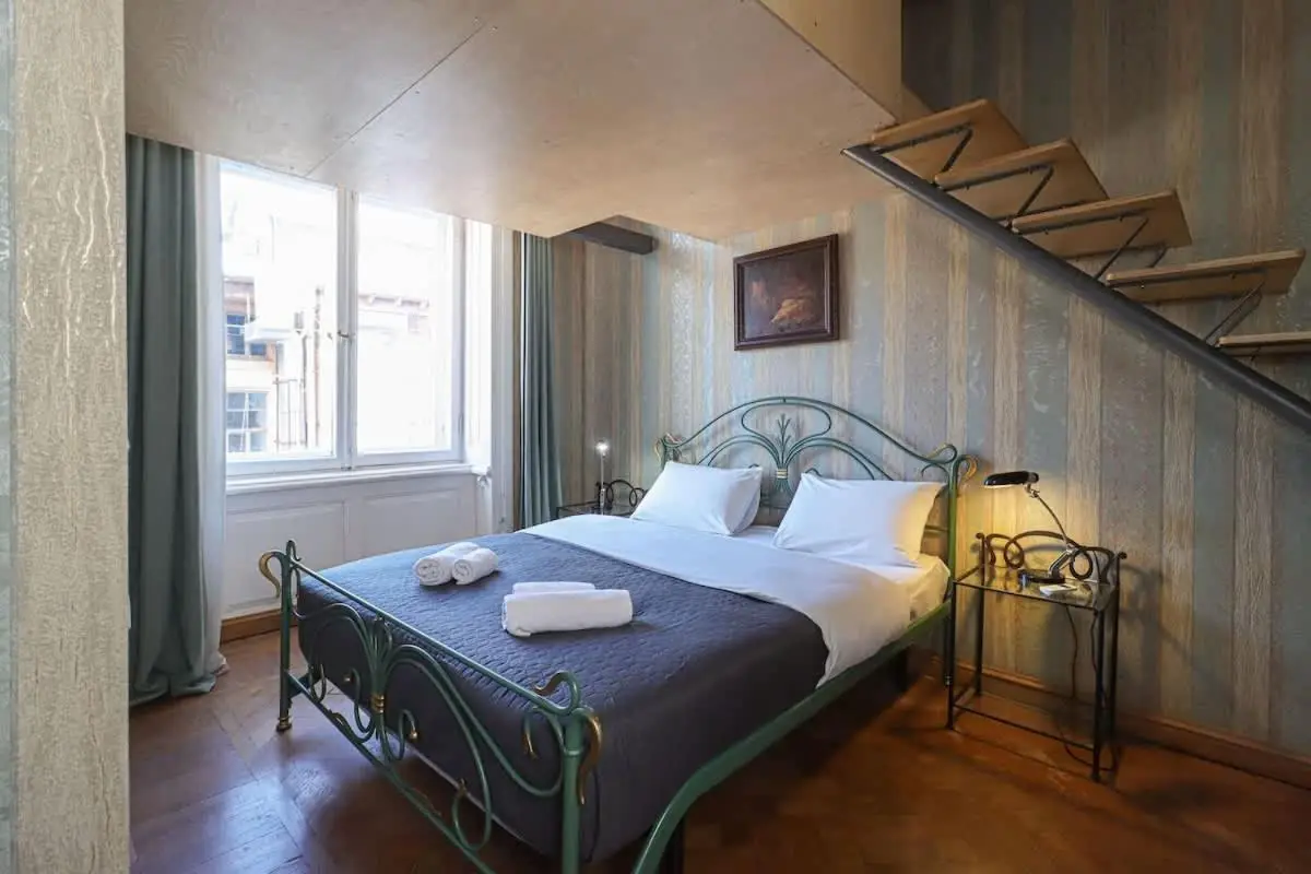 1-BR Apt in Central Tbilisi by Wehost