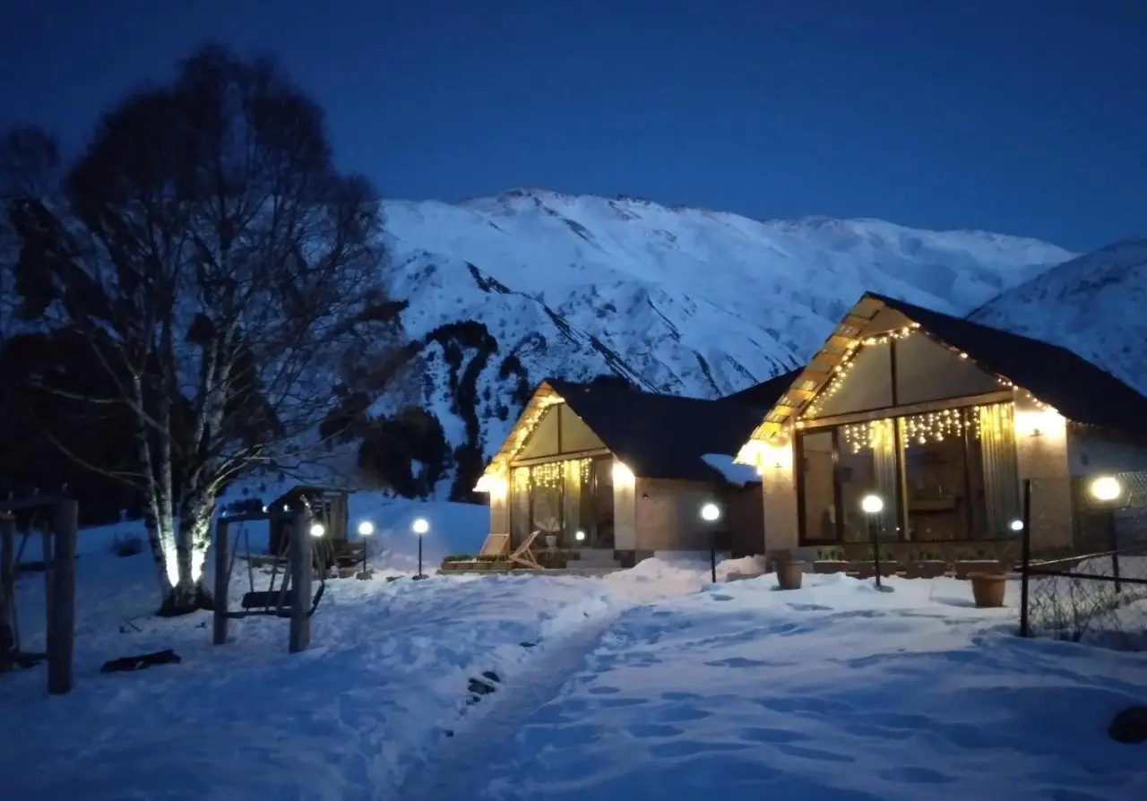 Kazbegi cottages qabarjina