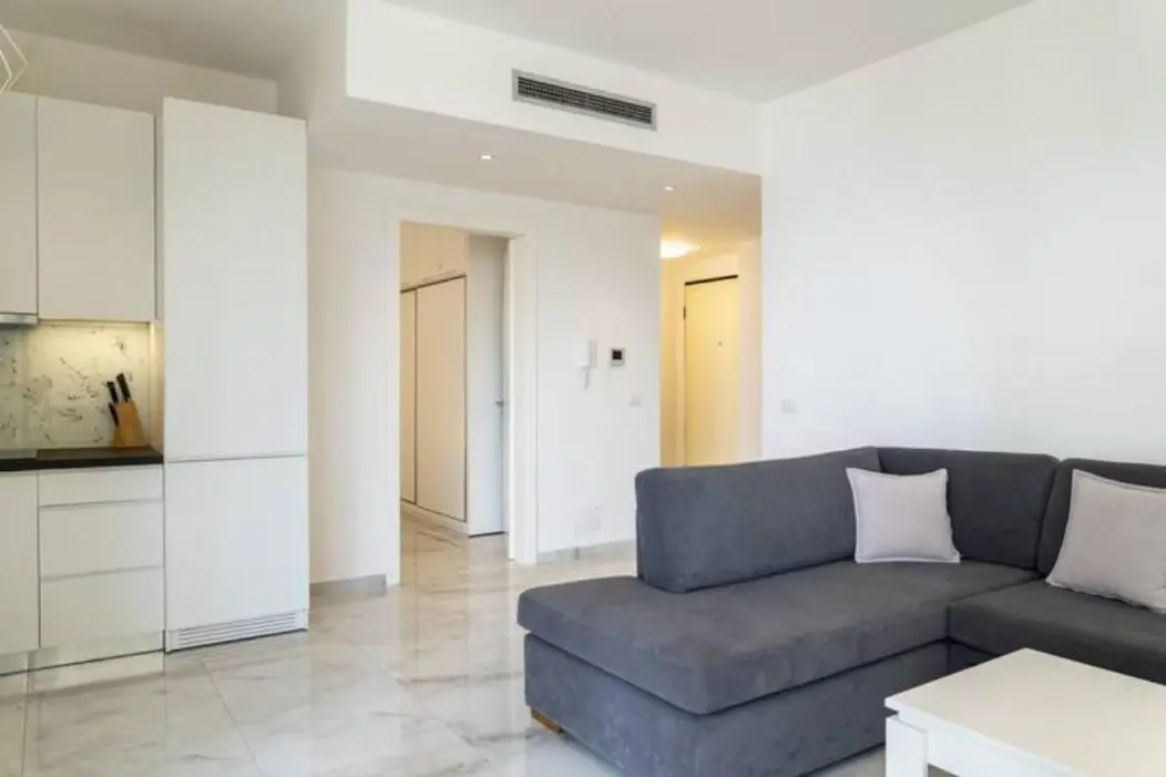 Beachfront Apartments- Horizon Residence