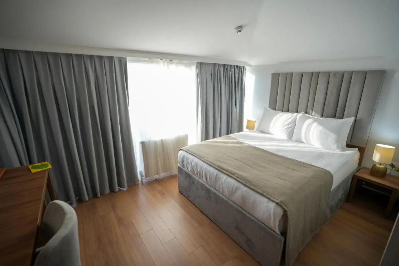 Business Life Hotel Güneşli