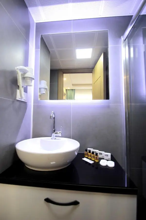 Hira Hotel