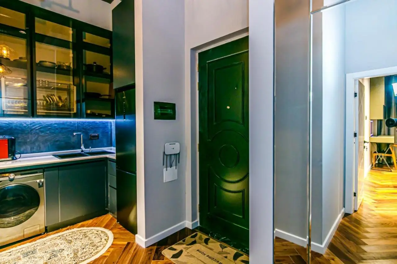 LUXURY K NightsBridge Residance White City
