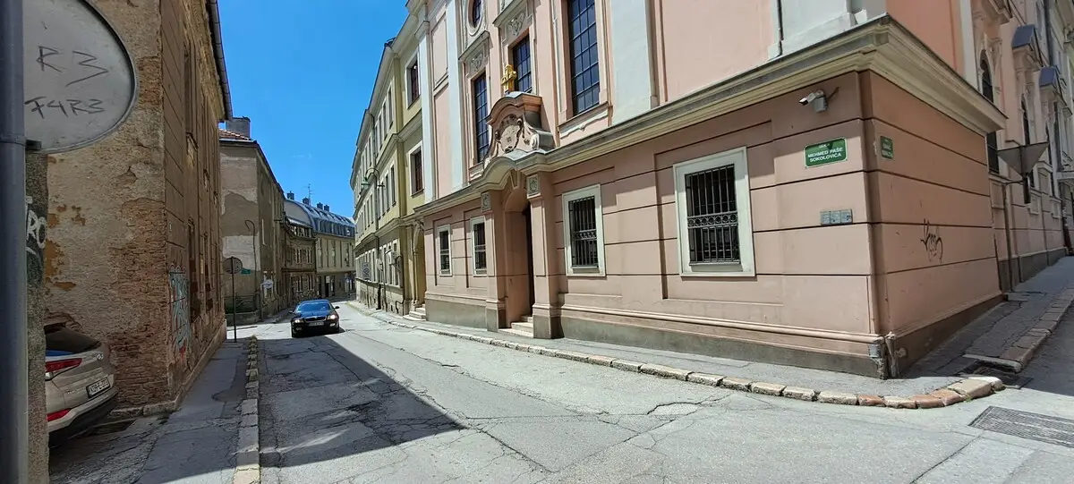 Cozy flat in central area right up Ferhadija St.