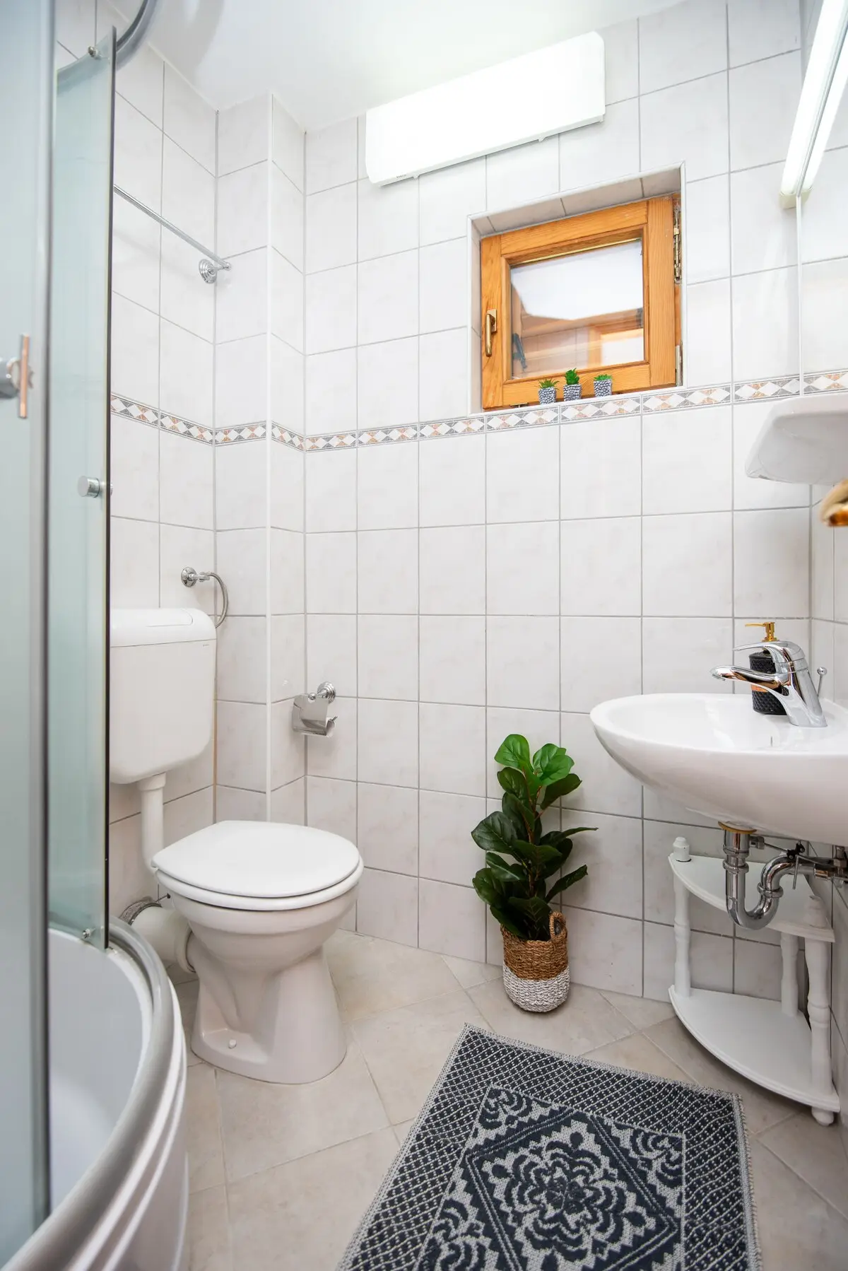 6BDR Holiday Nest - Green Aris