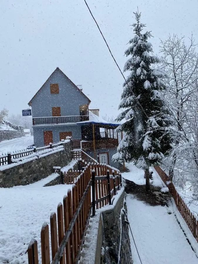 Guesthouse Kroni I Micanit