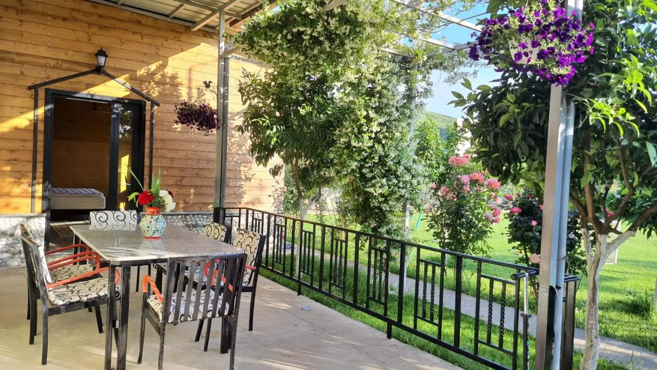 Margjelo Stay - Twin Houses in the Garden