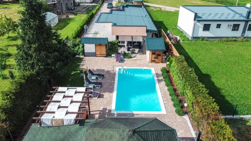 Delta apartments