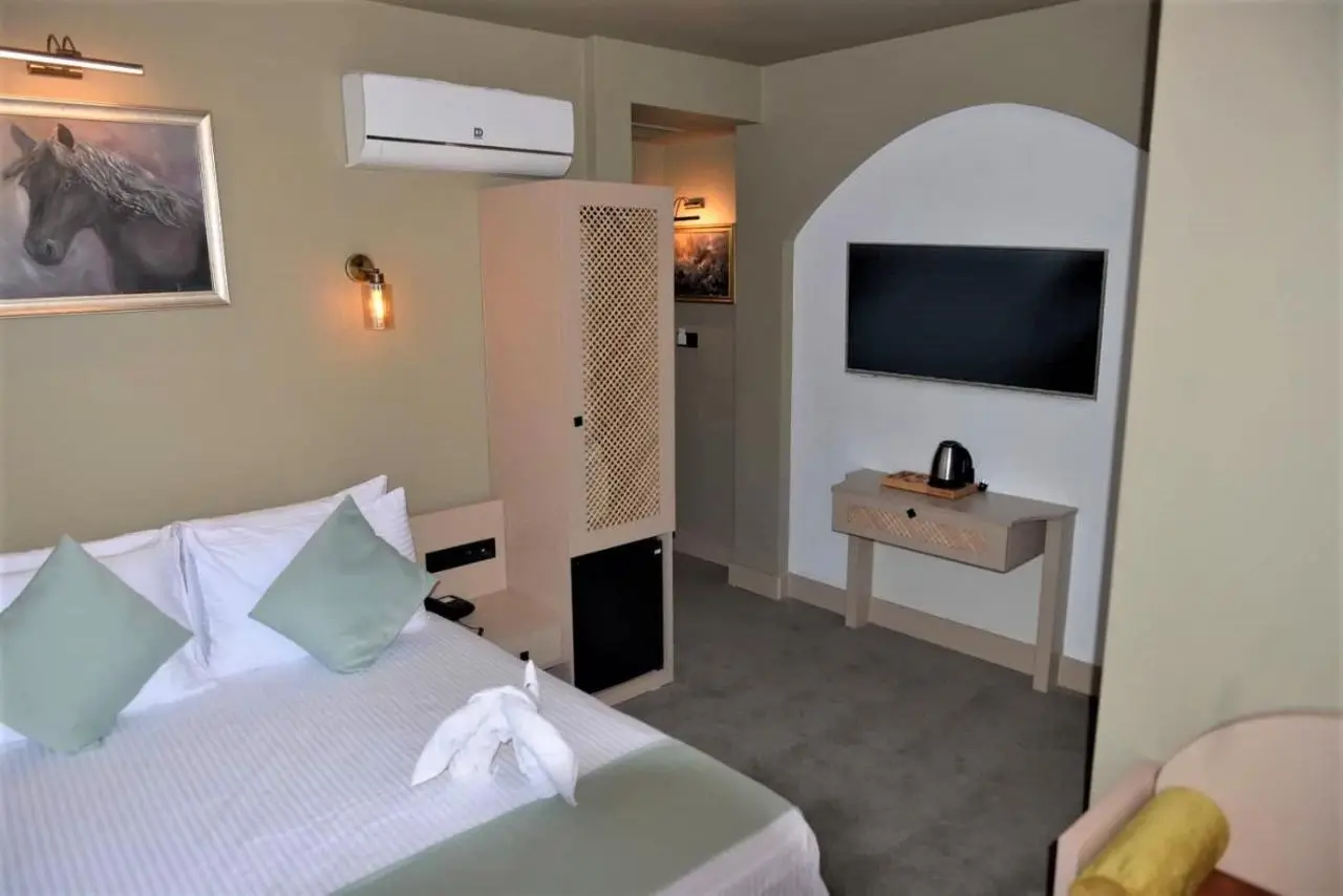 By Kinyas Hotel