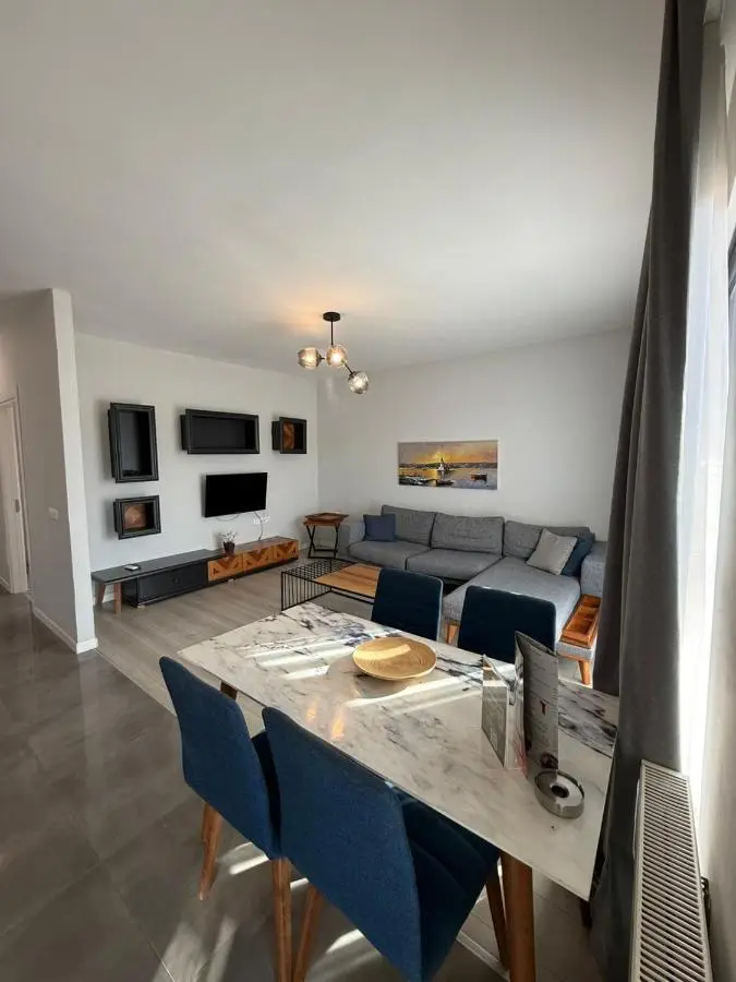 Green Hills Suites
