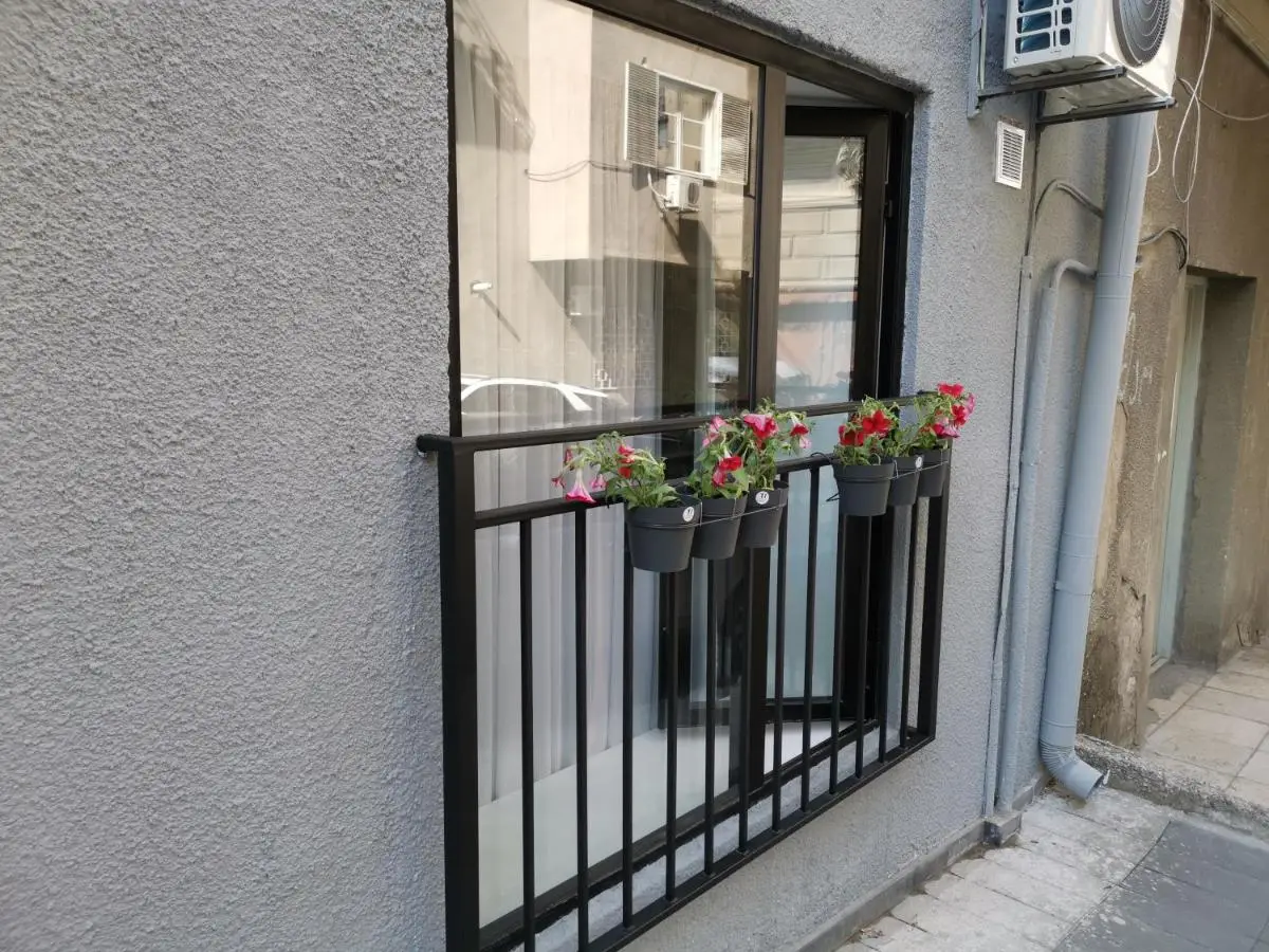 3 Rooms Hotel