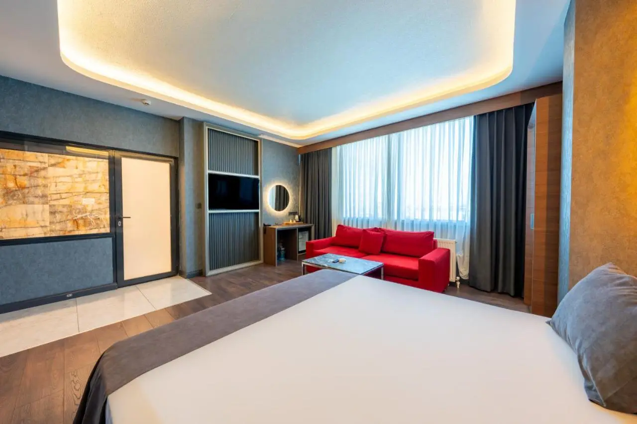 216 Eagle Palace Suite