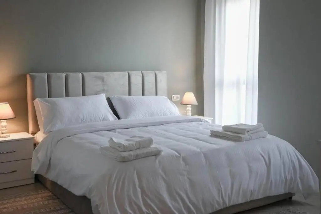 Staycation, City Center Apartment with balcony